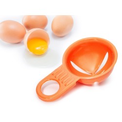 Separator do oddzielania żółtka białka jajek jaj
